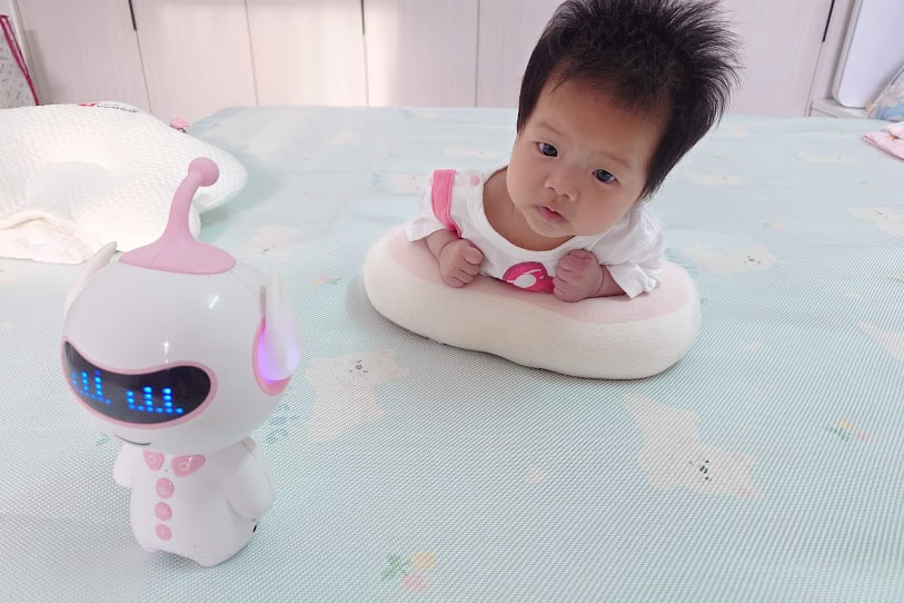 宝宝抬头和翻身应该如何科学练习?